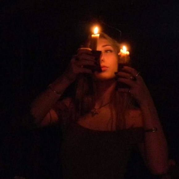 Meet your Posher, Alysa - Picture 1 of 1